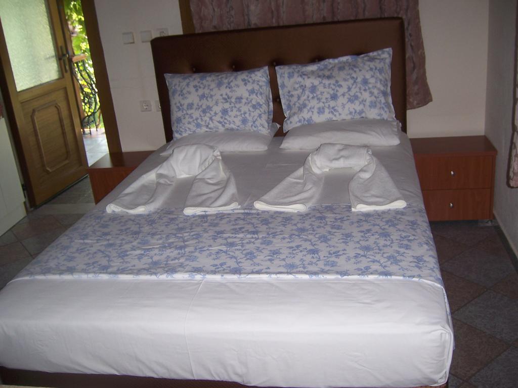 Sirines Studios Prinos  Room photo